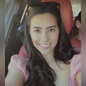 Meet your Posher, Alejandra